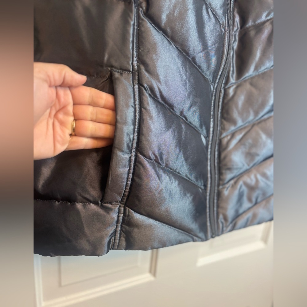 Lands' End Silver Down Filled Puffer Vest | Excellent Condition - Picture 5 of 8